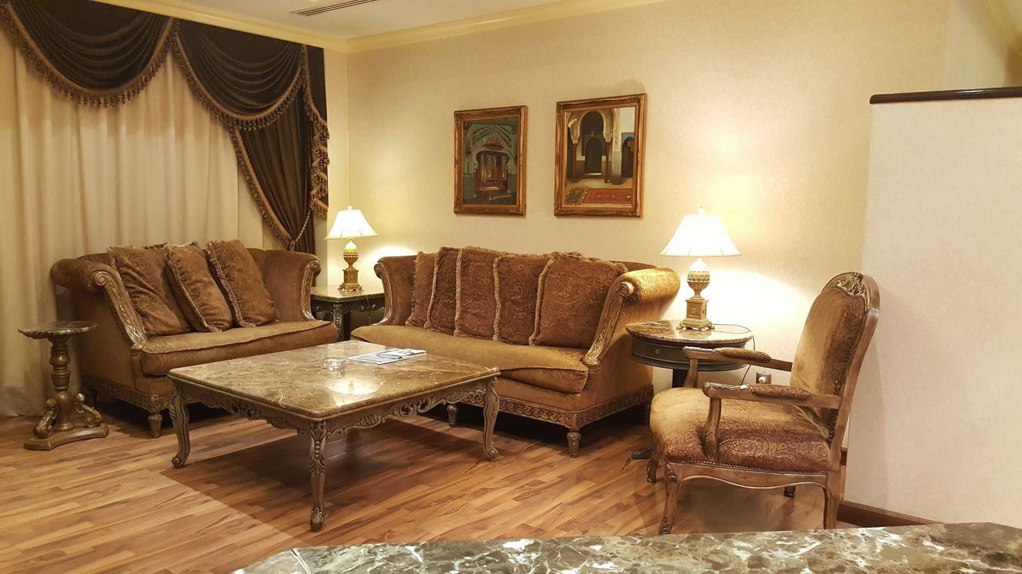Amjad Royal Suites Hotel Jiddah Esterno foto